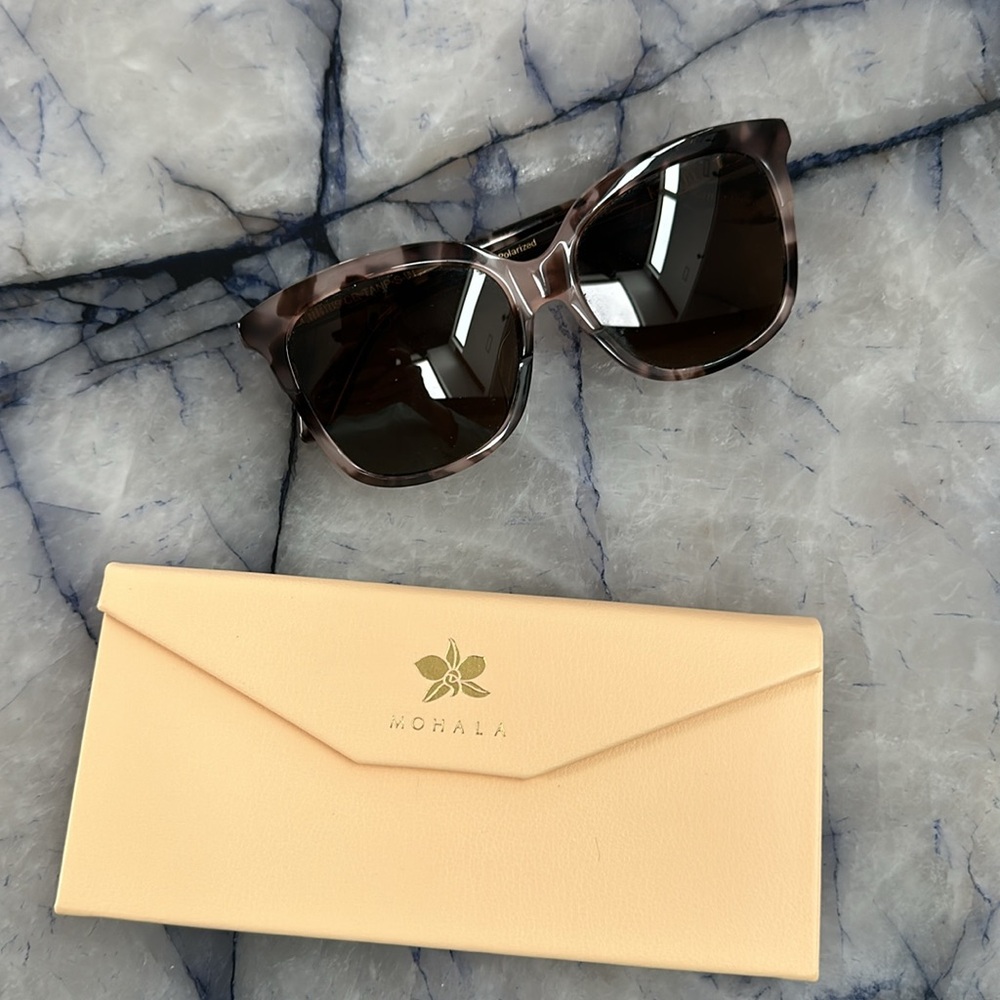 Mohala Keana sunglasses with case (Hawaiian brand) - Picture 5 of 7